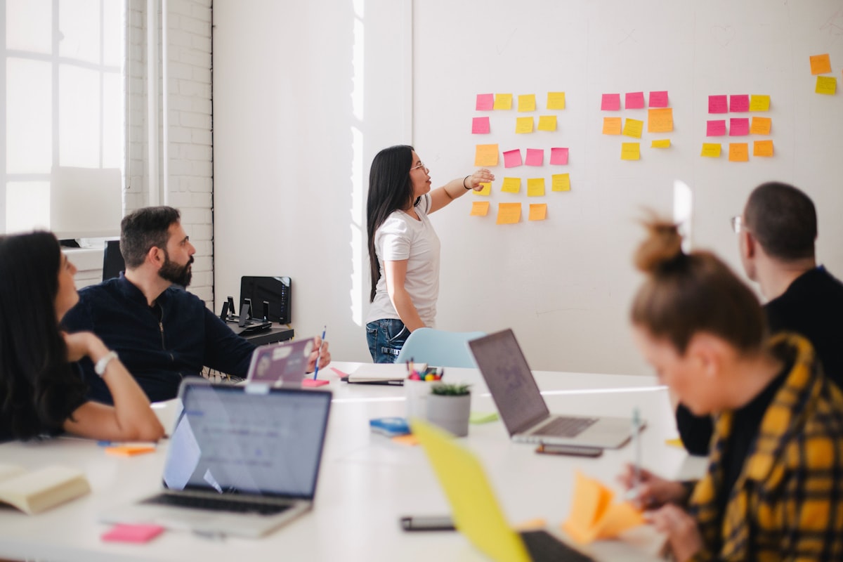 Best AI HR Tools for Growing Businesses